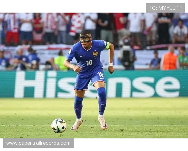 德尚称姆巴佩脚踝疼痛敏感致其提前被换下的背后原因最新详解报道