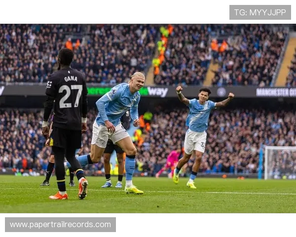 盖耶打队友被罚下，埃弗顿仍胜曼联，莫耶斯：我喜欢球员相互干架